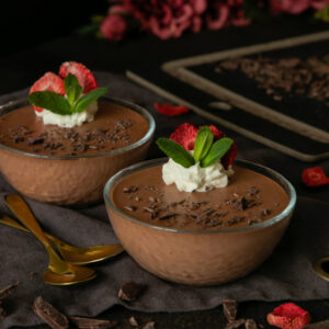 Schokoladen-amaretto-mousse